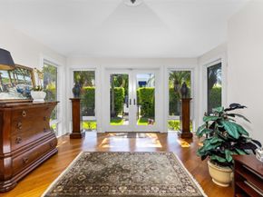 359 Poinciana Dr, Fort Lauderdale FL 33301