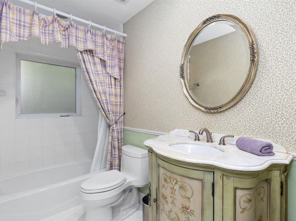 359 Poinciana Dr, Fort Lauderdale FL 33301