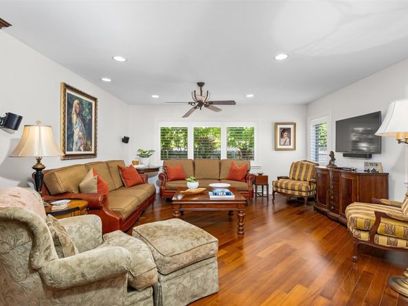 359 Poinciana Dr, Fort Lauderdale FL 33301