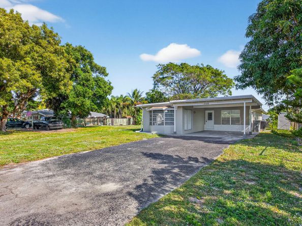 208 NE 14th Avenue, Pompano Beach FL 33060