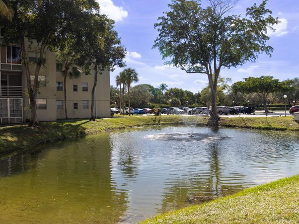 1810 N Lauderdale Ave 2102, North Lauderdale FL 33068