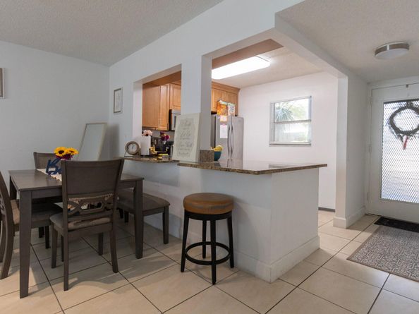 1810 N Lauderdale Ave 2102, North Lauderdale FL 33068