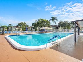 142 Lake Pine Circle B1, Greenacres FL 33463