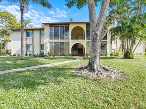 142 Lake Pine Circle B1, Greenacres FL 33463