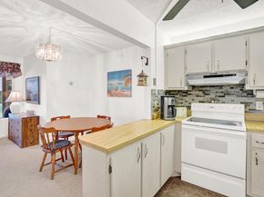 142 Lake Pine Circle B1, Greenacres FL 33463