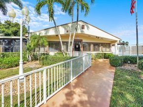 142 Lake Pine Circle B1, Greenacres FL 33463