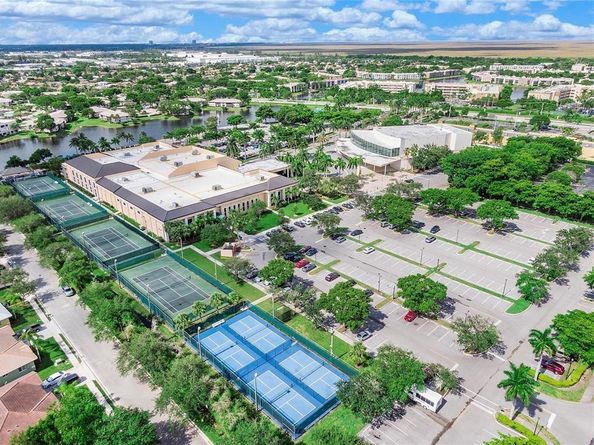 10442 E Clairmont Cir 204, Tamarac FL 33321