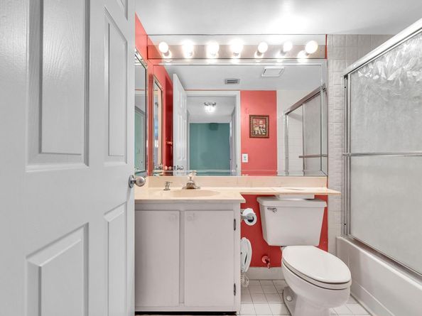 10442 E Clairmont Cir 204, Tamarac FL 33321