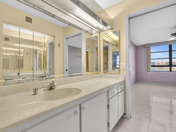 10442 E Clairmont Cir 204, Tamarac FL 33321