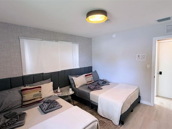 433 NW 15th Way, Fort Lauderdale FL 33311