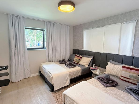 433 NW 15th Way, Fort Lauderdale FL 33311