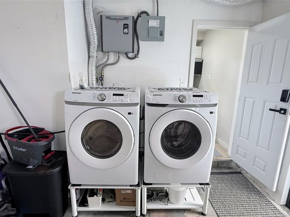 433 NW 15th Way, Fort Lauderdale FL 33311