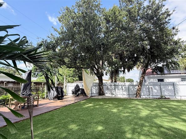 433 NW 15th Way, Fort Lauderdale FL 33311