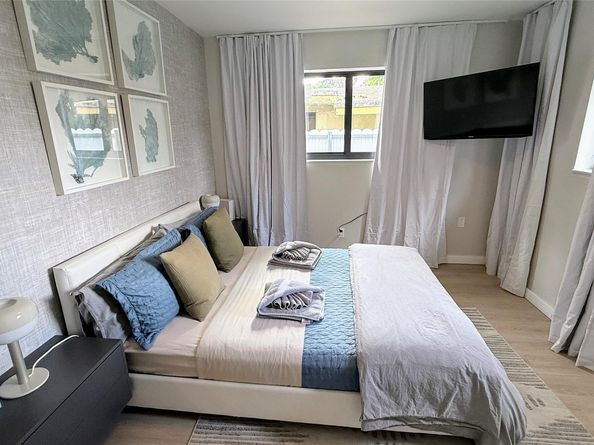 433 NW 15th Way, Fort Lauderdale FL 33311