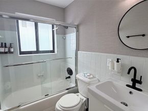 433 NW 15th Way, Fort Lauderdale FL 33311