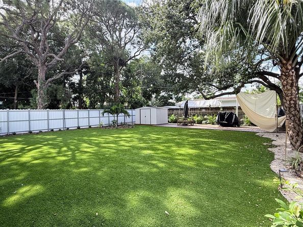 433 NW 15th Way, Fort Lauderdale FL 33311