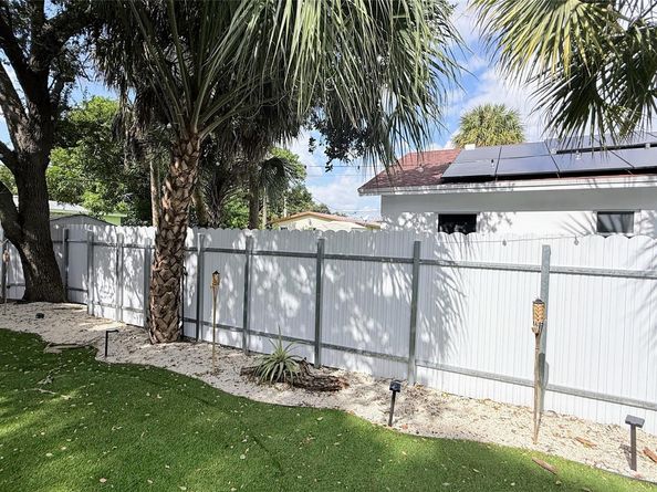 433 NW 15th Way, Fort Lauderdale FL 33311