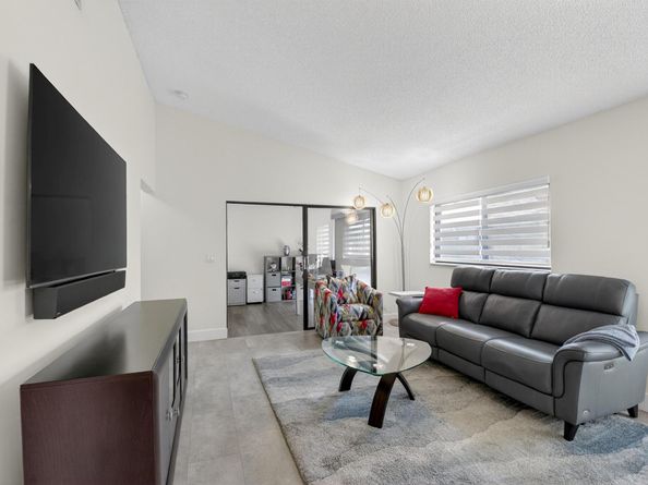 8136 Whispering Palm Drive B, Boca Raton FL 33496