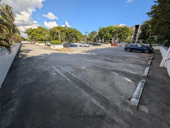 1740 NW North River Dr 329, Miami FL 33125