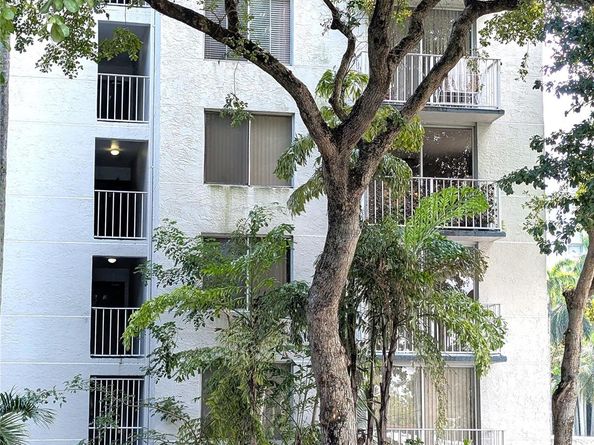 1740 NW North River Dr 329, Miami FL 33125