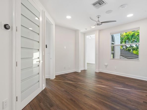 127 Swan Ave, Plantation FL 33324