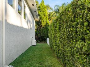 127 Swan Ave, Plantation FL 33324