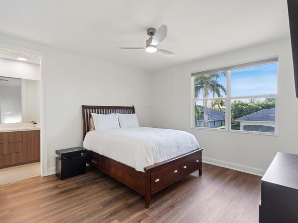 127 Swan Ave, Plantation FL 33324