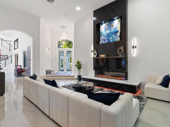 127 Swan Ave, Plantation FL 33324