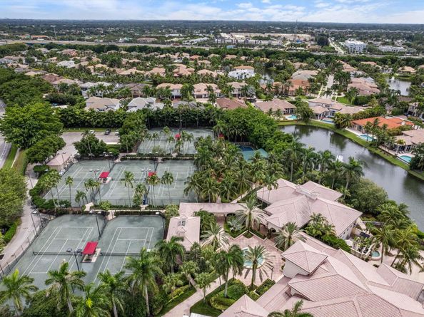 127 Swan Ave, Plantation FL 33324