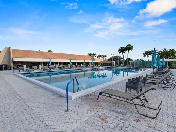 140 Lake Nancy Lane 112, West Palm Beach FL 33411