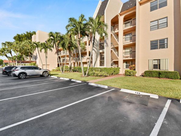 140 Lake Nancy Lane 112, West Palm Beach FL 33411