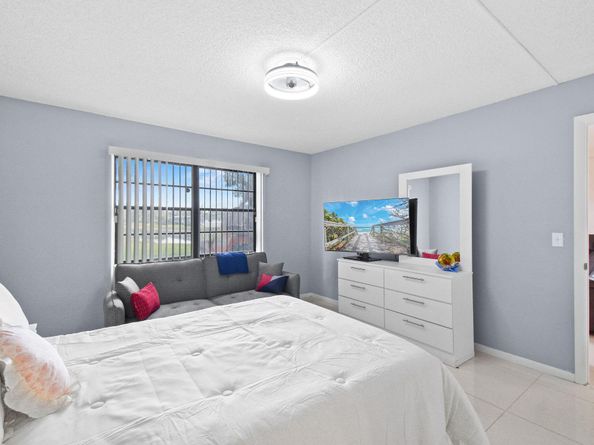 140 Lake Nancy Lane 112, West Palm Beach FL 33411