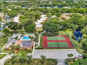 906 SW 9th Street Circle 204, Boca Raton FL 33486