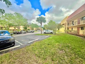906 SW 9th Street Circle 204, Boca Raton FL 33486