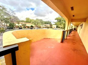 906 SW 9th Street Circle 204, Boca Raton FL 33486