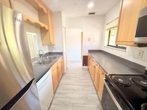 906 SW 9th Street Circle 204, Boca Raton FL 33486