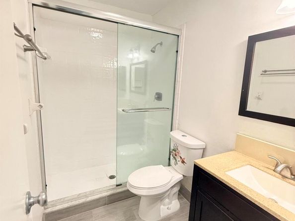 906 SW 9th Street Circle 204, Boca Raton FL 33486