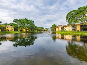 906 SW 9th Street Circle 204, Boca Raton FL 33486