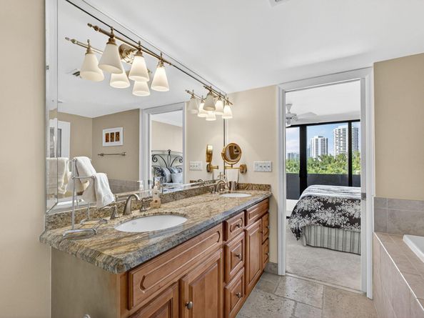 4200 N Ocean Drive 2406, Singer Island FL 33404