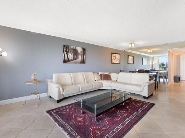 3001 S Palm Aire Dr 206, Pompano Beach FL 33069