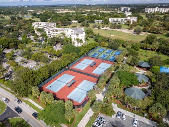 3001 S Palm Aire Dr 206, Pompano Beach FL 33069