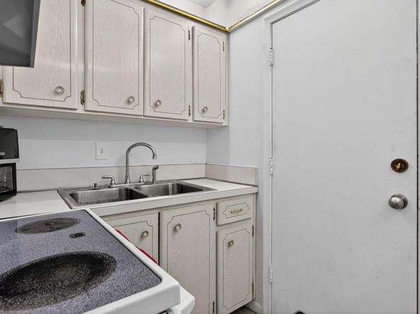 418 S Cypress Rd 110, Pompano Beach FL 33060