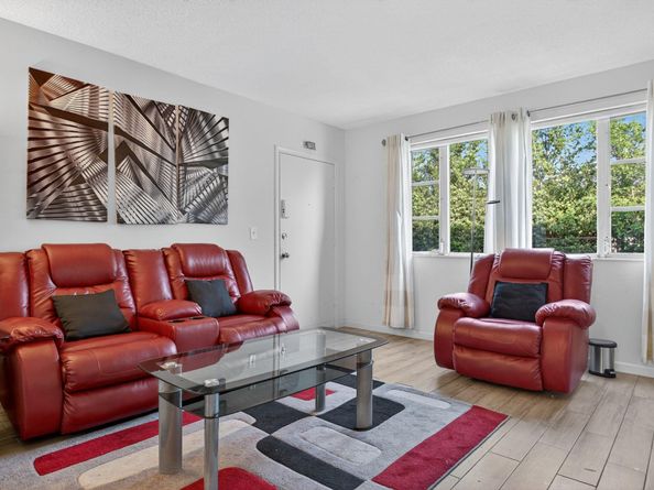 418 S Cypress Rd 110, Pompano Beach FL 33060