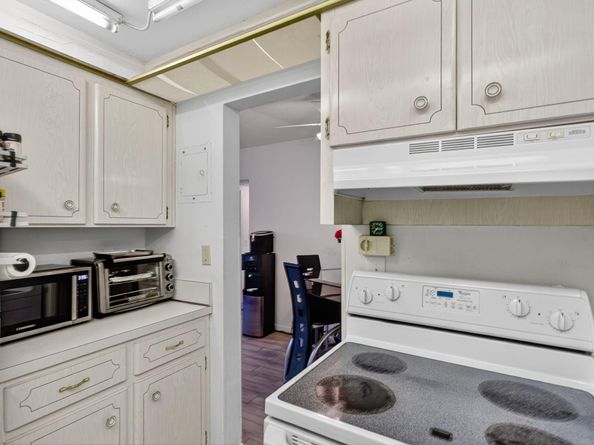 418 S Cypress Rd 110, Pompano Beach FL 33060