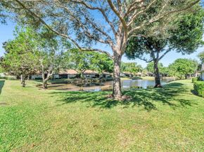 3246 Carambola Cir 3246, Pompano Beach FL 33066