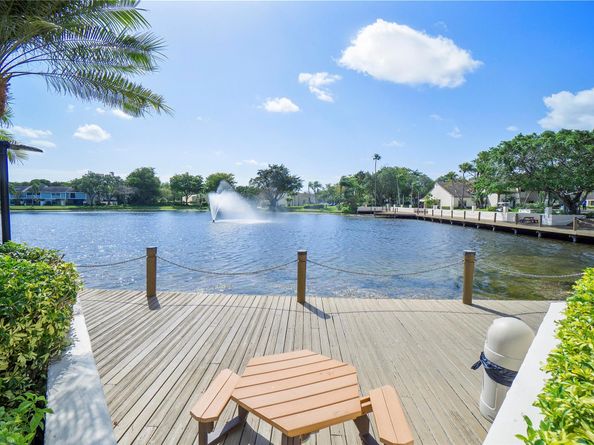 3246 Carambola Cir 3246, Pompano Beach FL 33066