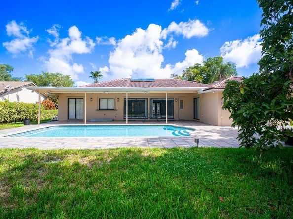 11020 NW 8TH Court, Coral Springs FL 33071