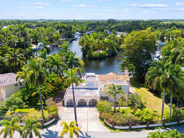 629 SW 8th Ter, Fort Lauderdale FL 33315