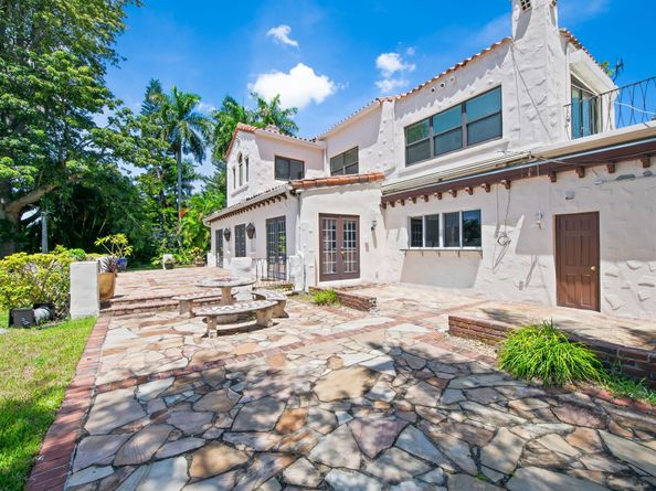 629 SW 8th Ter, Fort Lauderdale FL 33315