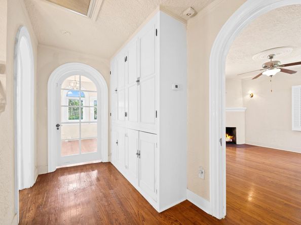 629 SW 8th Ter, Fort Lauderdale FL 33315